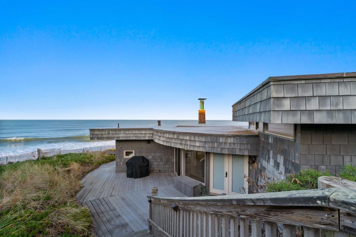 Exterior, Water