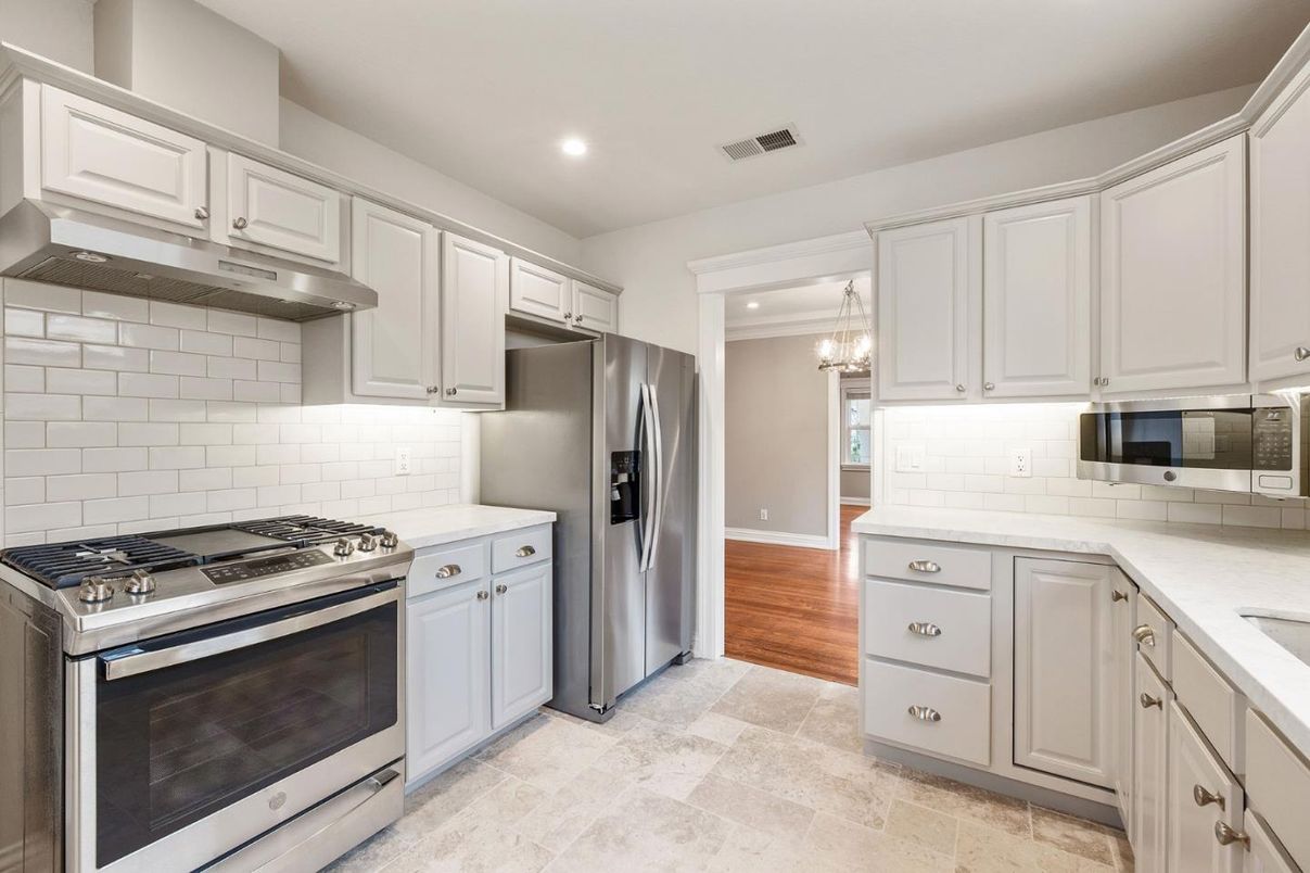 Chandelier, Interior, Kitchen, Pendant Lights, Recessed Lighting, Stainless Steel Appliances, Wood Texture Flooring