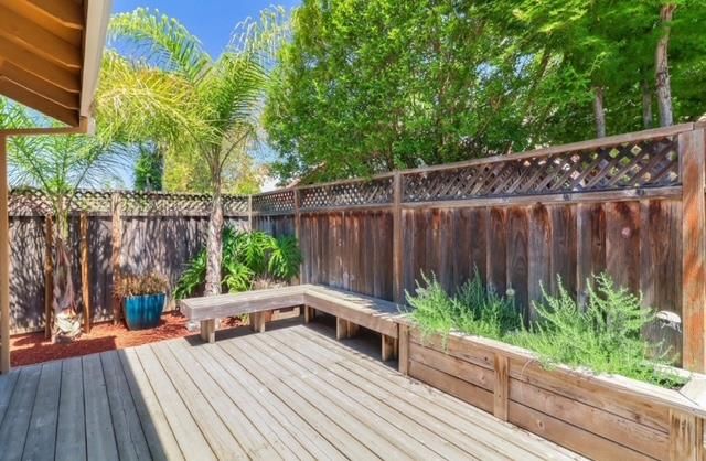Exterior, Wood Texture Flooring