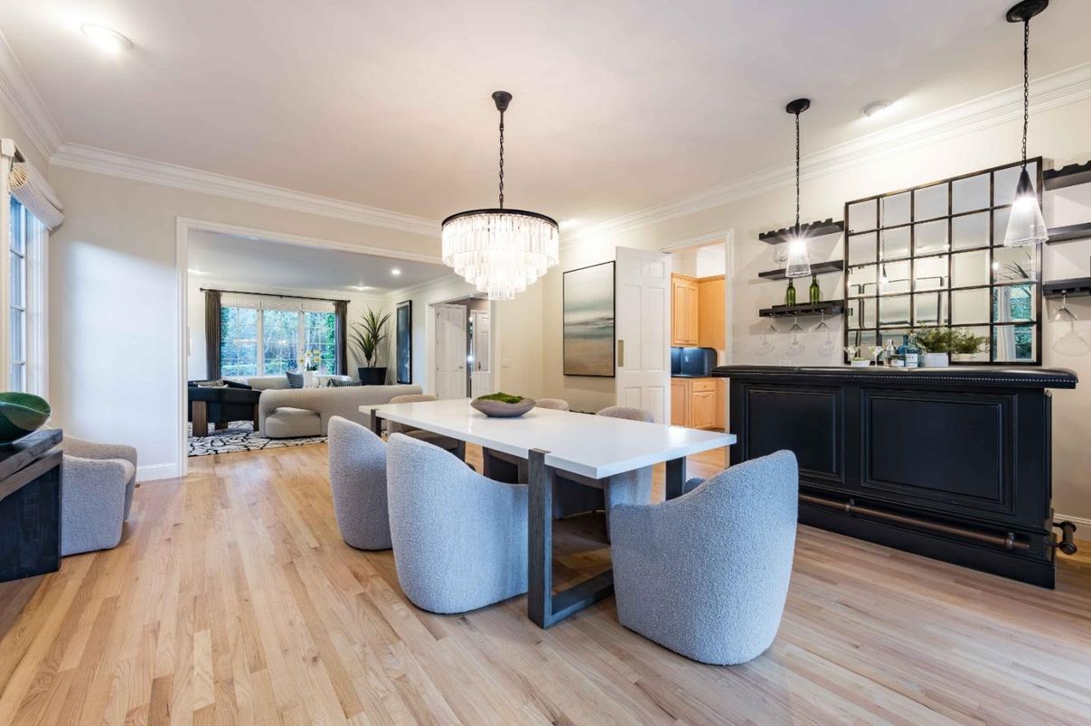 Chandelier, Dining room, Interior, Living room, Pendant Lights, Recessed Lighting, Wood Texture Flooring