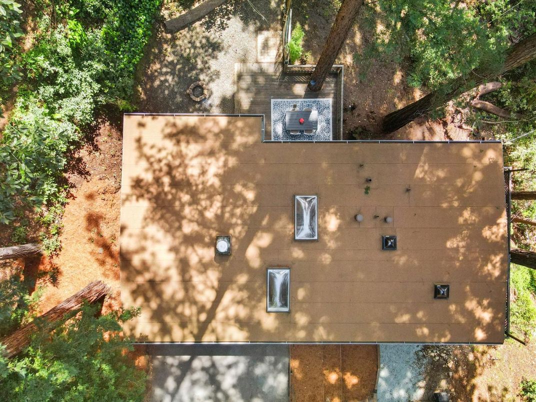 Exterior, Drone