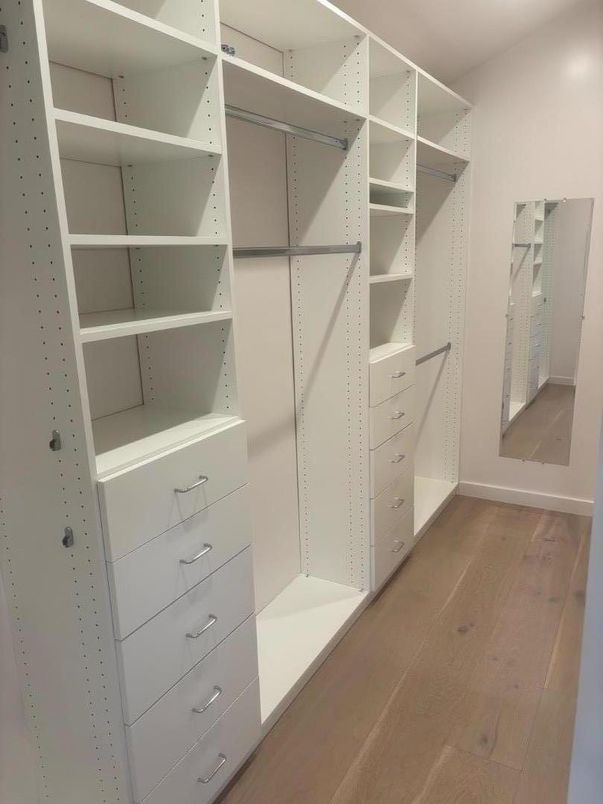 Interior, Walk-in Closets, Wood Texture Flooring