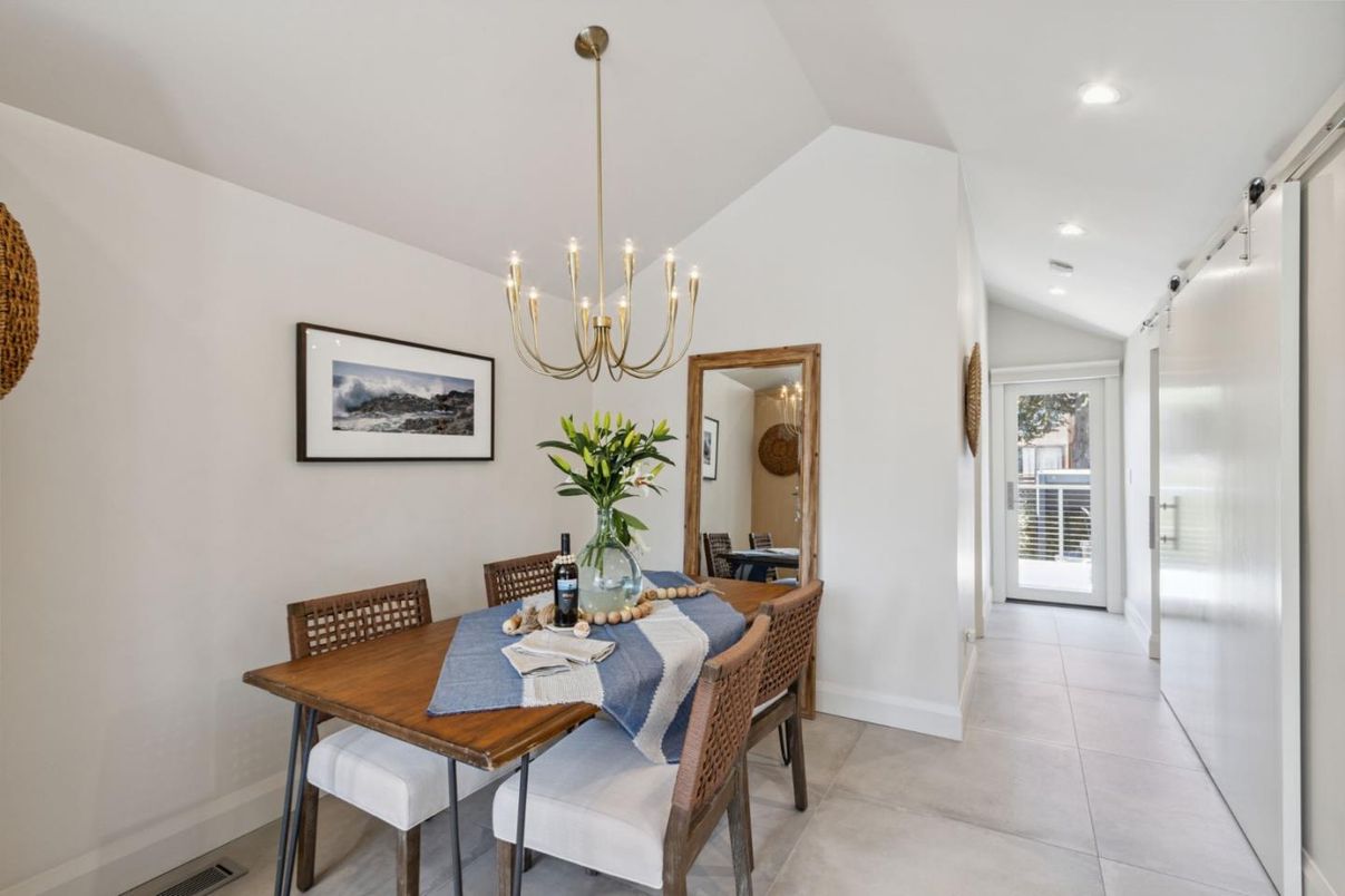 Chandelier, Dining room, Interior, Recessed Lighting