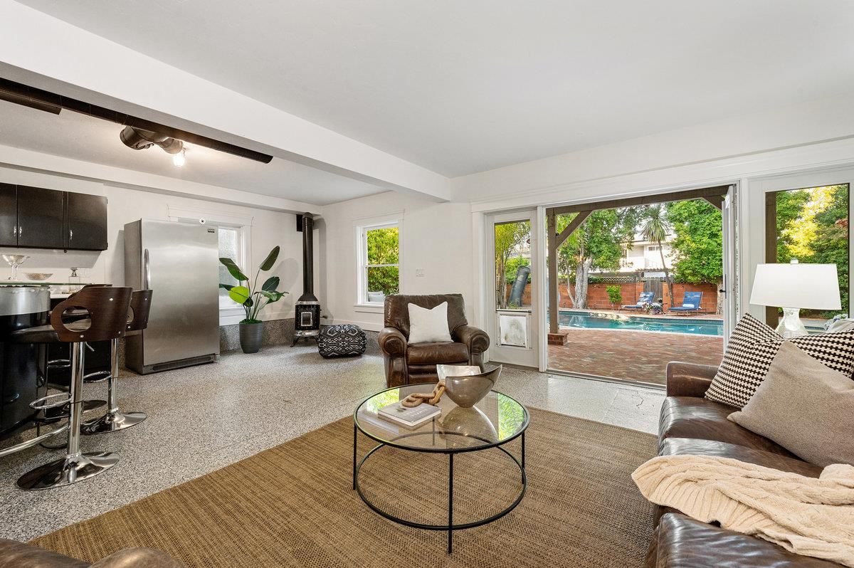 Interior, Kitchen, Living room, Stainless Steel Appliances