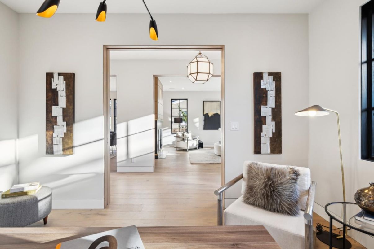 Interior, Pendant Lights, Wood Texture Flooring