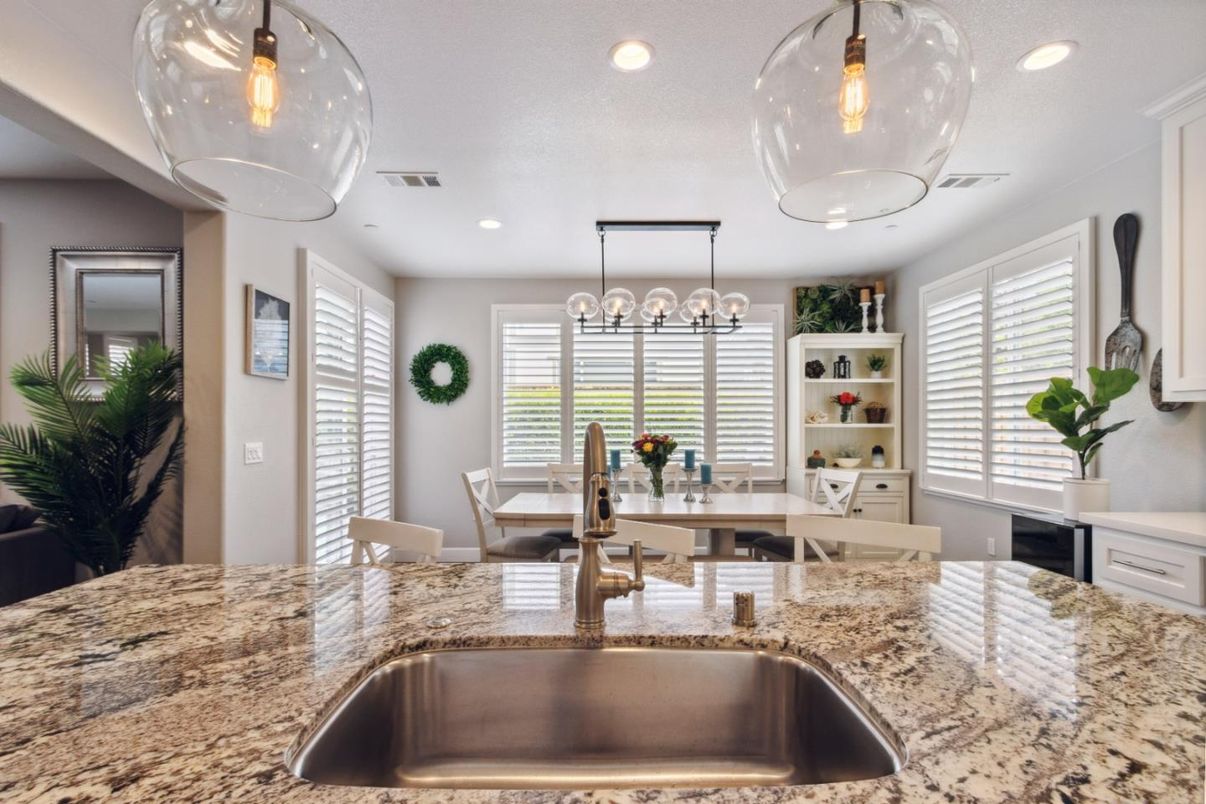 Dining room, Interior, Pendant Lights, Recessed Lighting