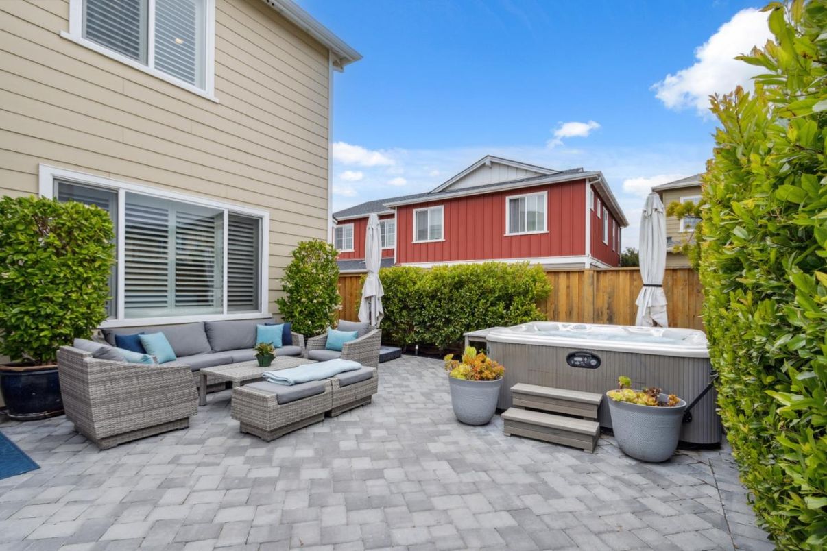 Exterior, Hot Tub