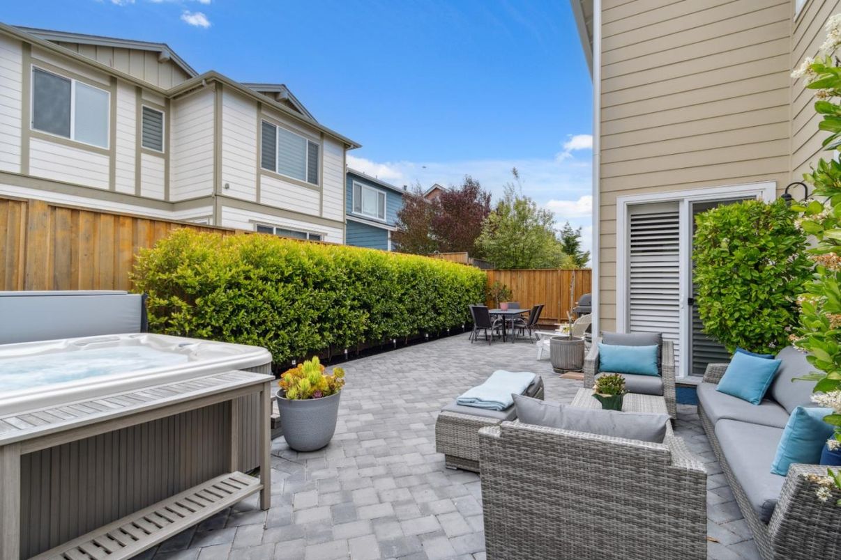 Exterior, Hot Tub