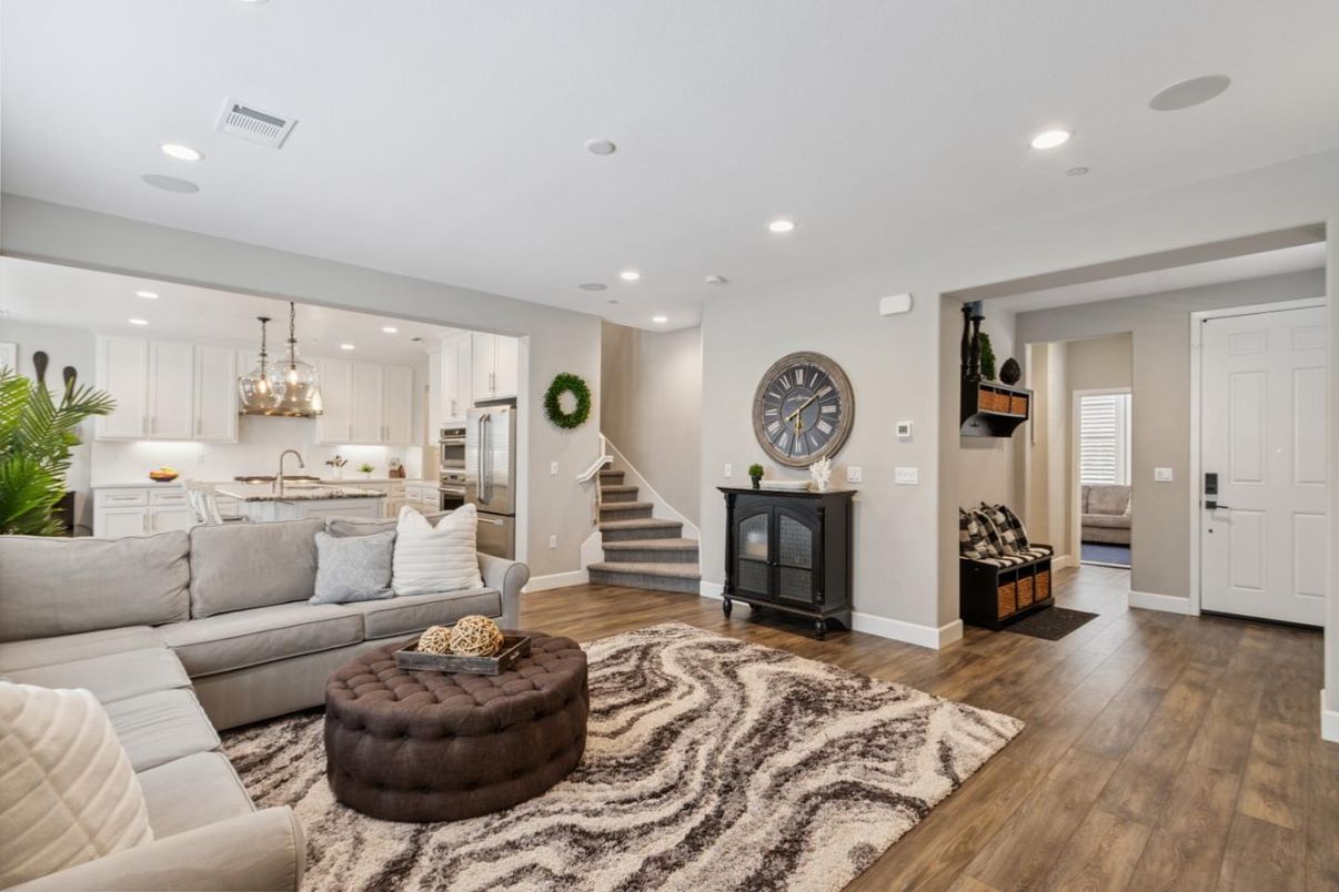 Interior, Kitchen, Living room, Pendant Lights, Recessed Lighting, Stainless Steel Appliances, Wood Texture Flooring