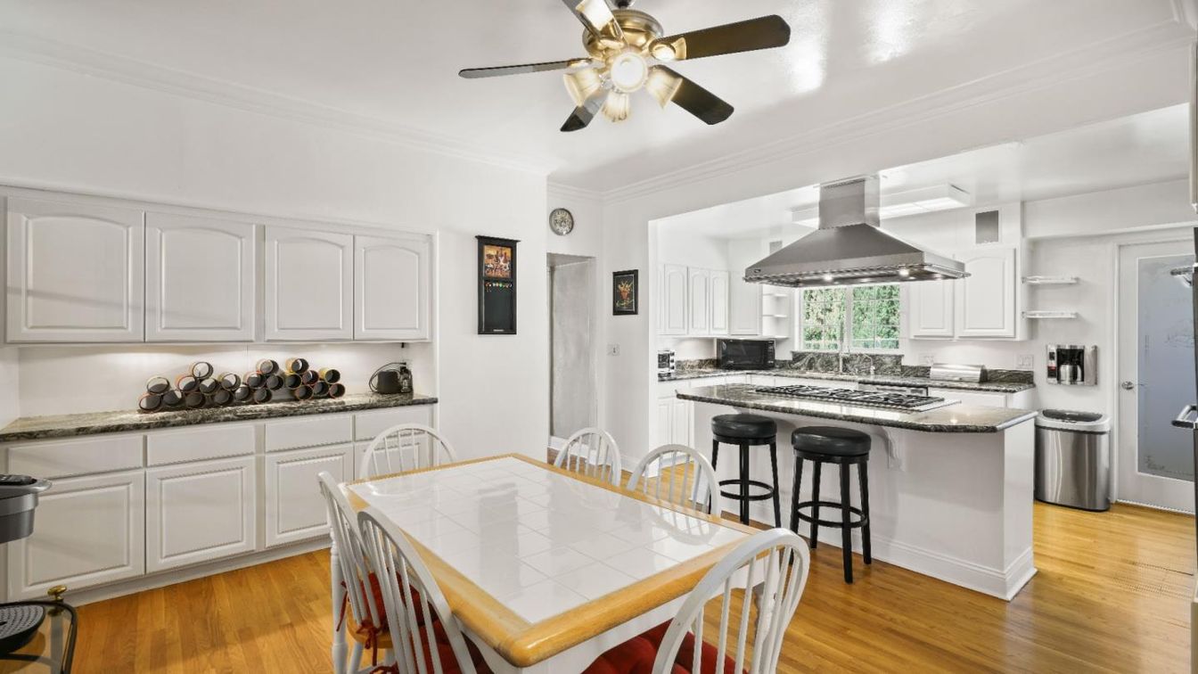 Dining room, Interior, Kitchen, Stainless Steel Appliances, Wood Texture Flooring