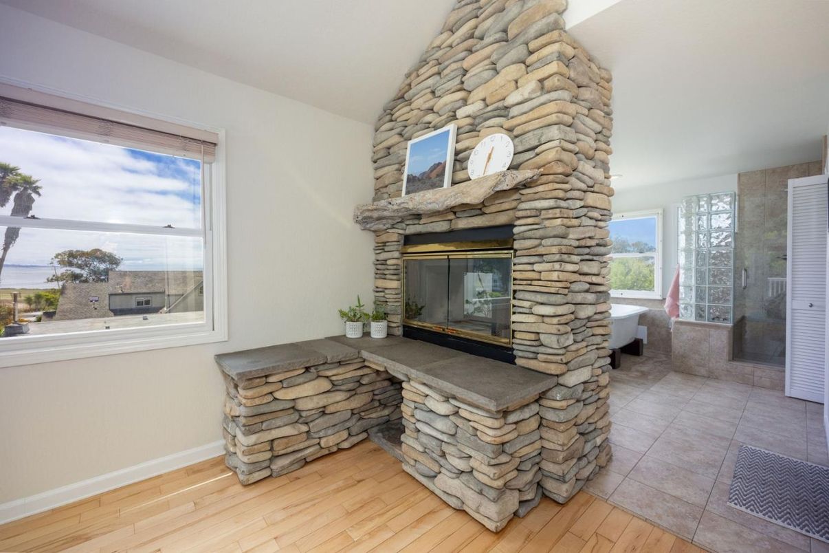 Fireplace, Interior, Water