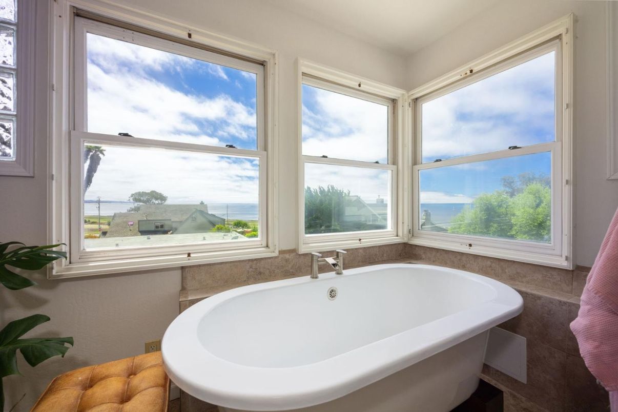 Bathroom, Free Standing Baths, Interior, Water
