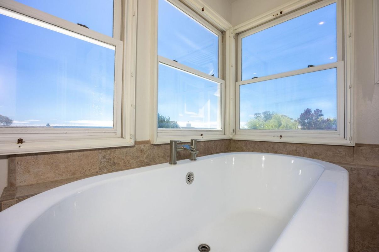 Bathroom, Free Standing Baths, Interior