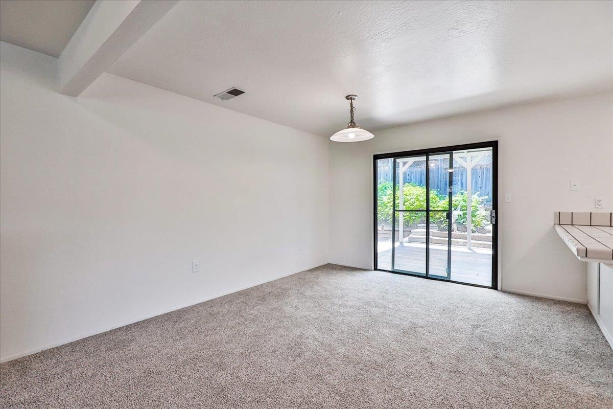 Empty room, Interior, Pendant Lights