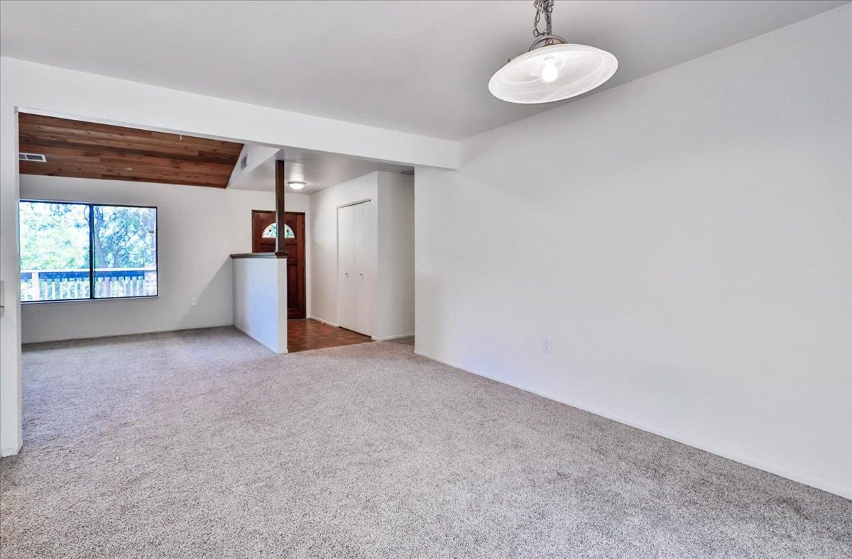 Empty room, Interior, Pendant Lights, Wooden Beams, Wooden Ceilings