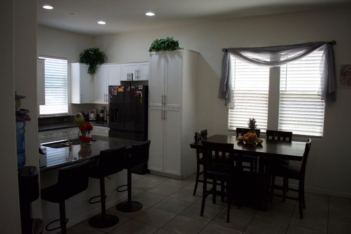 Dining room, Interior, Kitchen, Recessed Lighting
