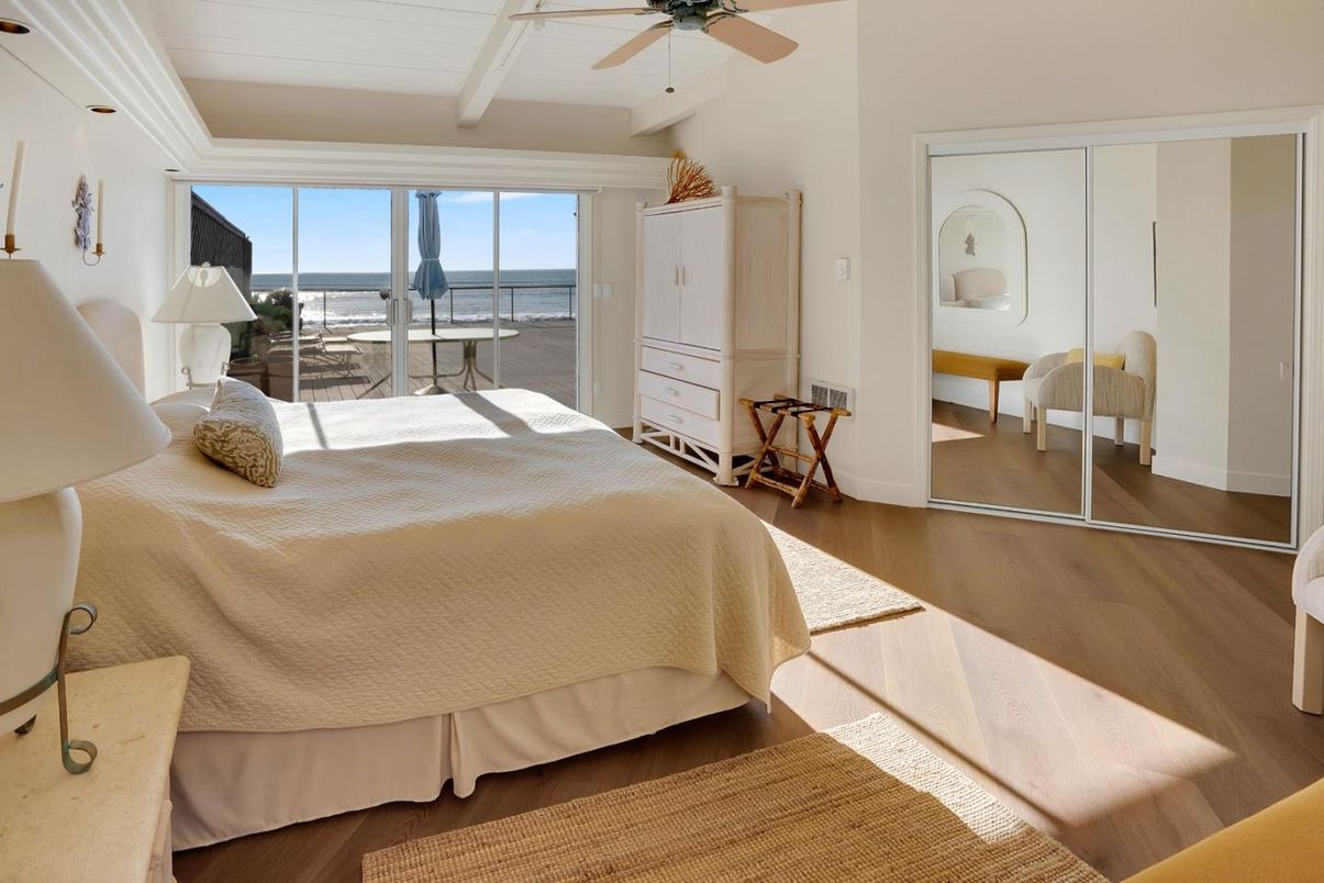 Bedroom, Interior, Water, Wood Texture Flooring