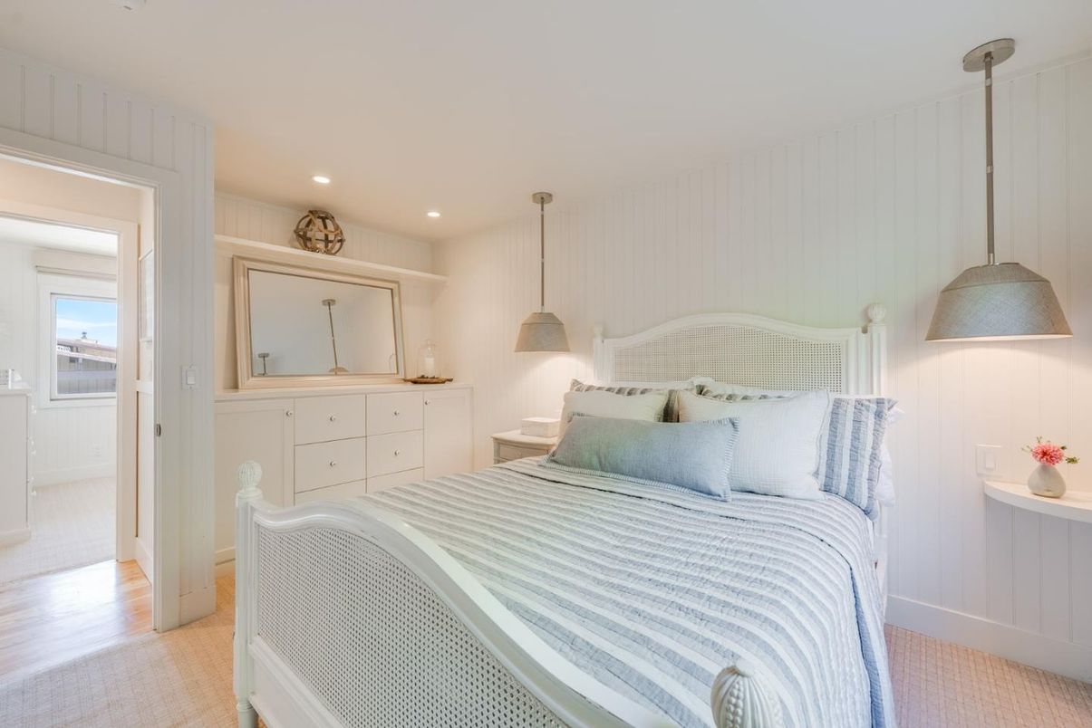 Bedroom, Interior, Pendant Lights, Recessed Lighting