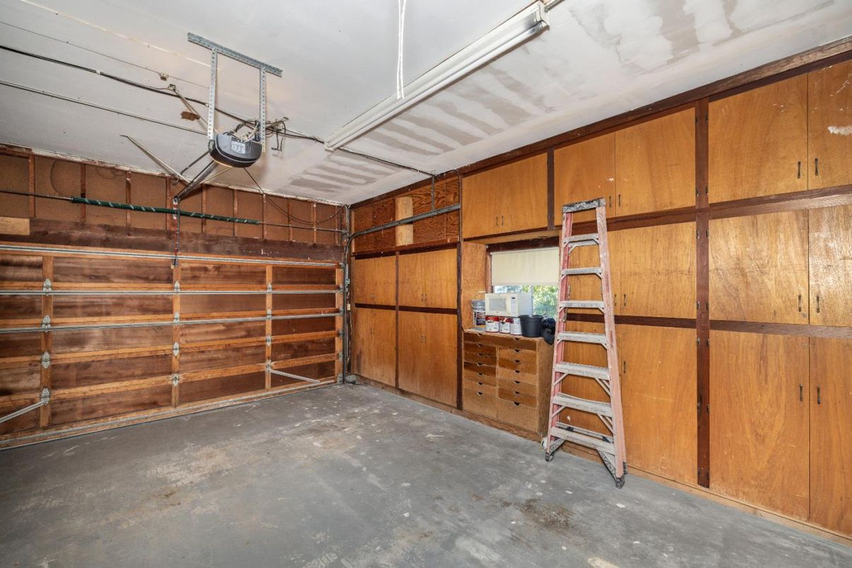 Garage, Interior, Wooden Walls