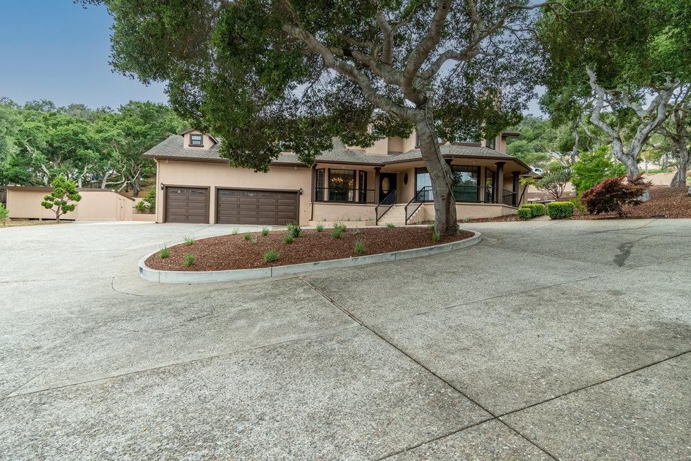 Attached, Exterior, Facade, Ranch