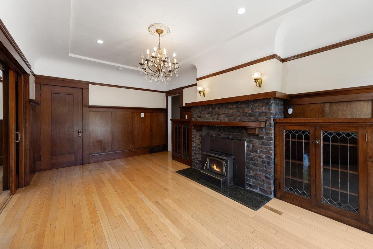 Chandelier, Fireplace, Interior, Recessed Lighting, Wood Texture Flooring