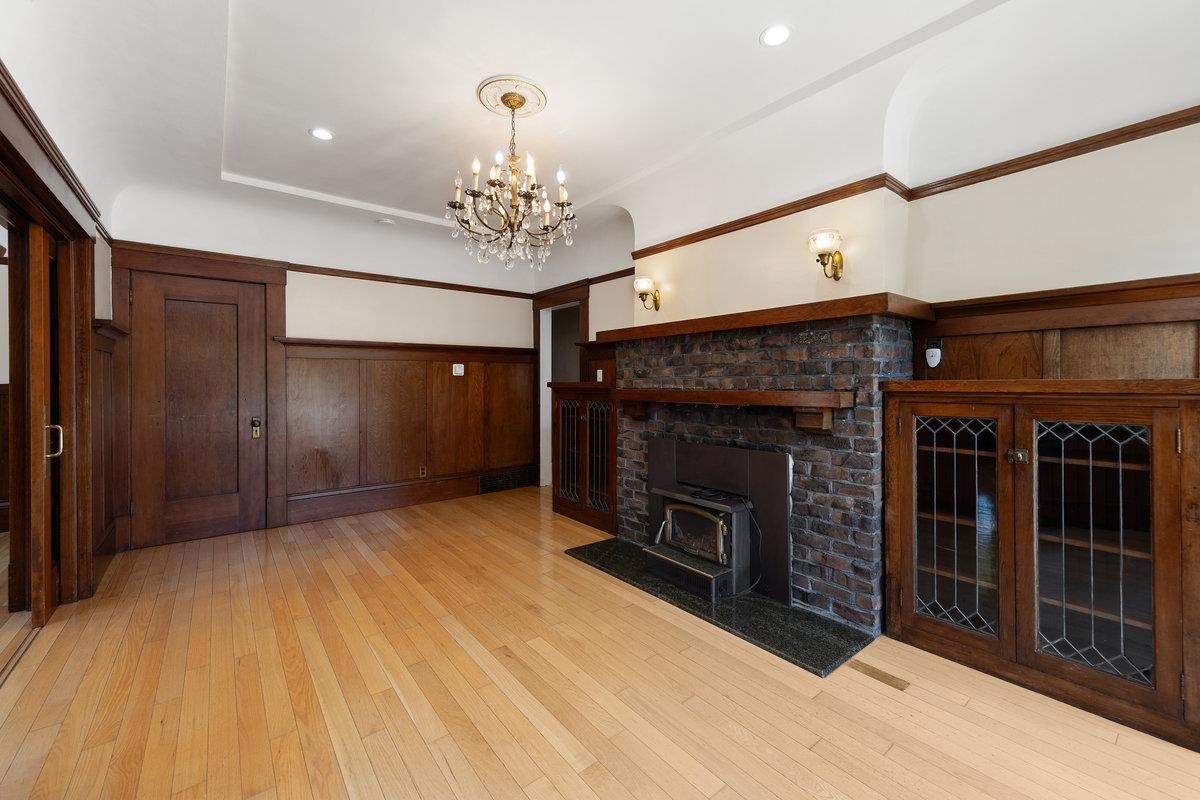 Chandelier, Fireplace, Interior, Recessed Lighting, Wood Texture Flooring