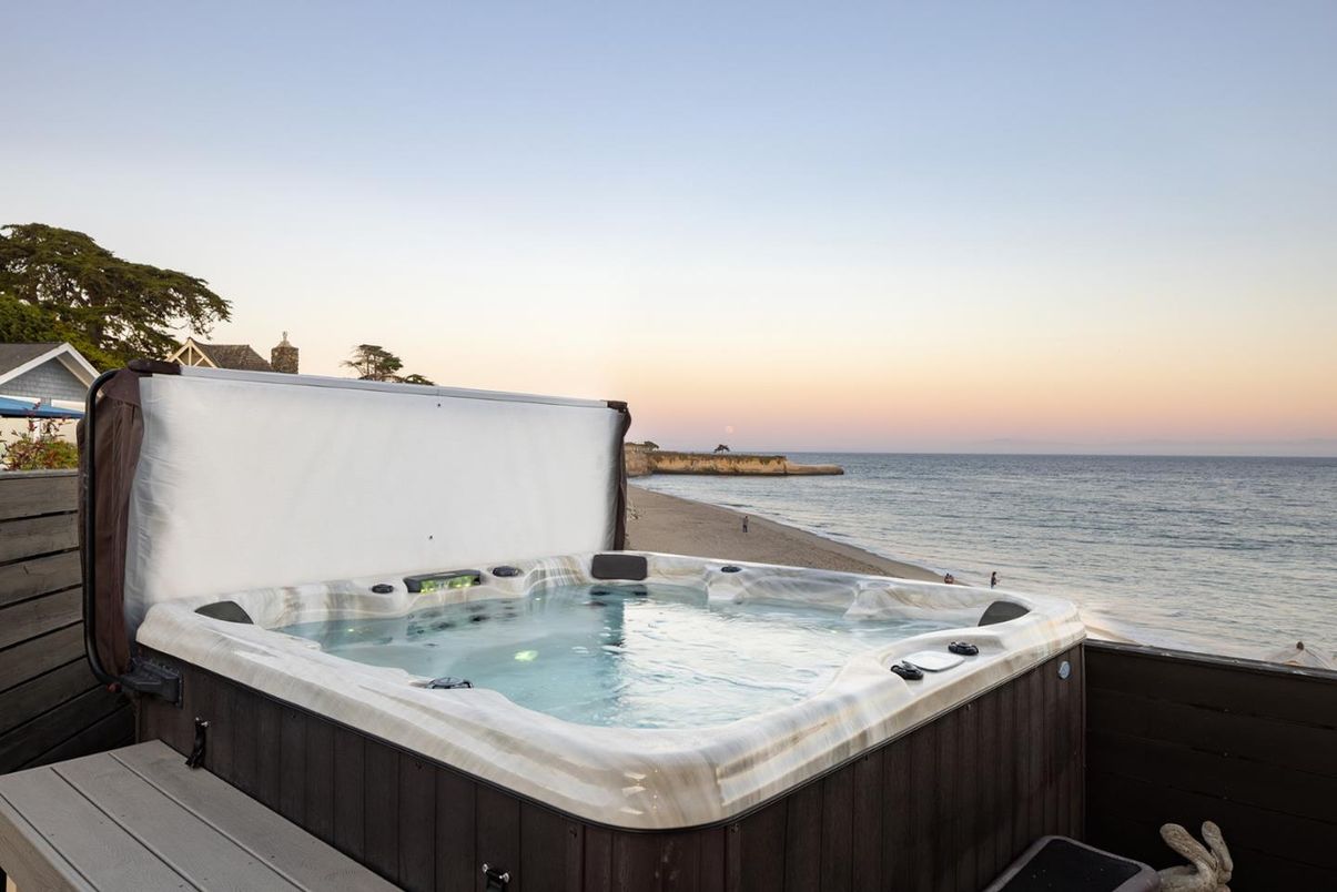 Exterior, Hot Tub, Water