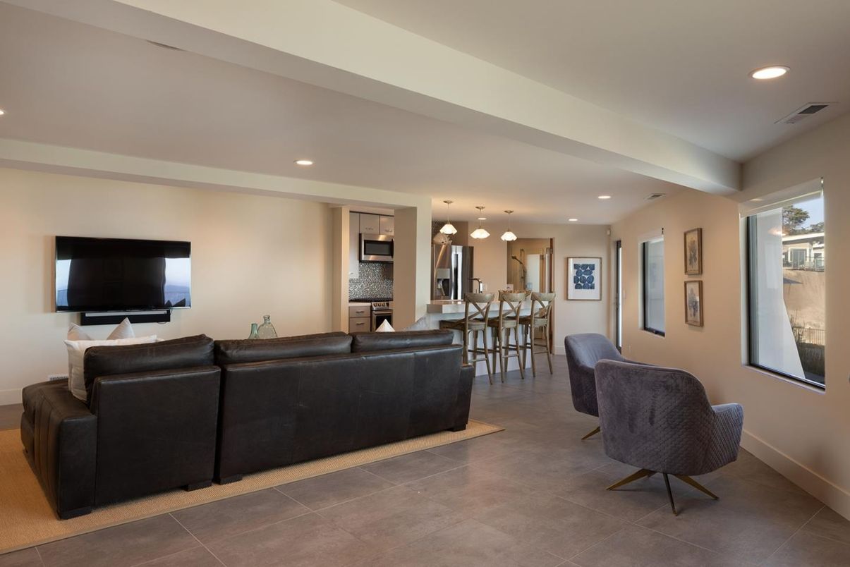 Dining room, Interior, Kitchen, Living room, Pendant Lights, Recessed Lighting, Stainless Steel Appliances