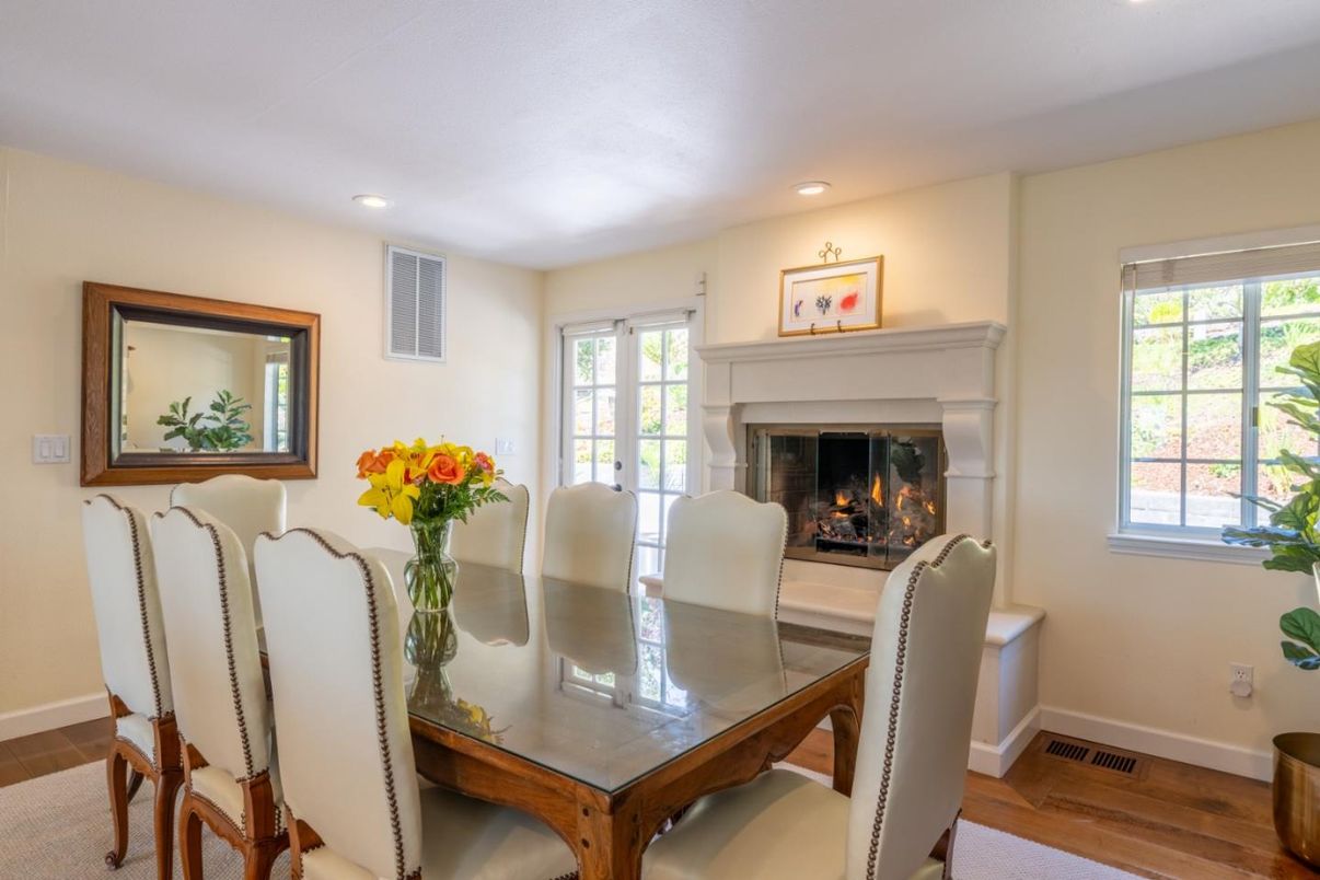 Dining room, Fireplace, Interior, Recessed Lighting, Wood Texture Flooring