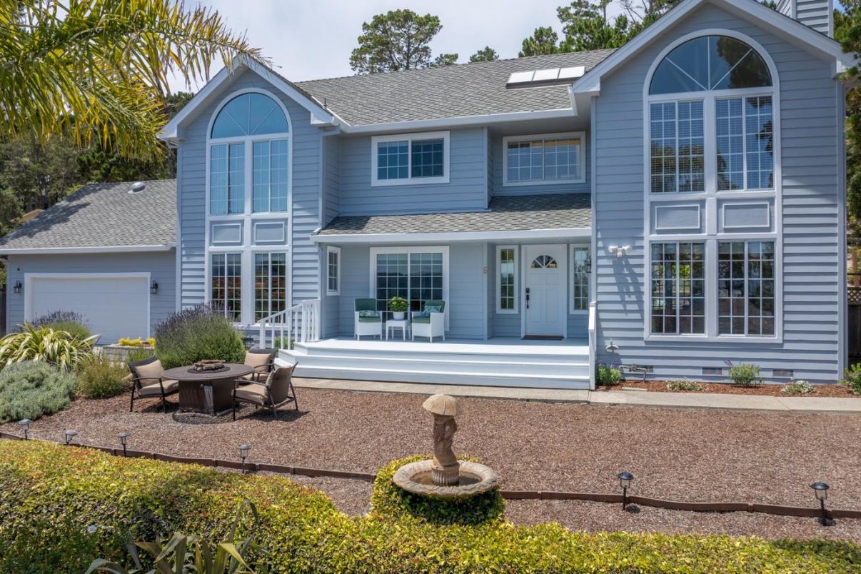 Attached, Exterior, Facade, Ranch