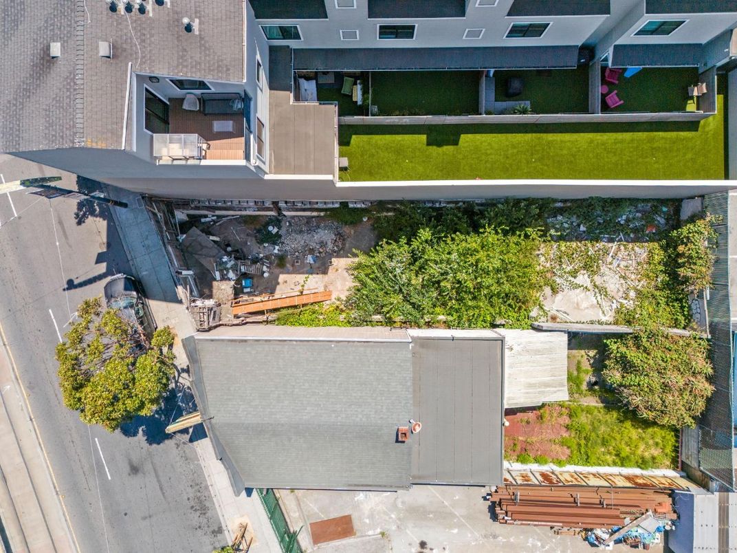 Exterior, Drone