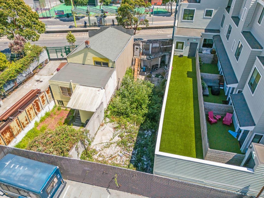 Exterior, Drone