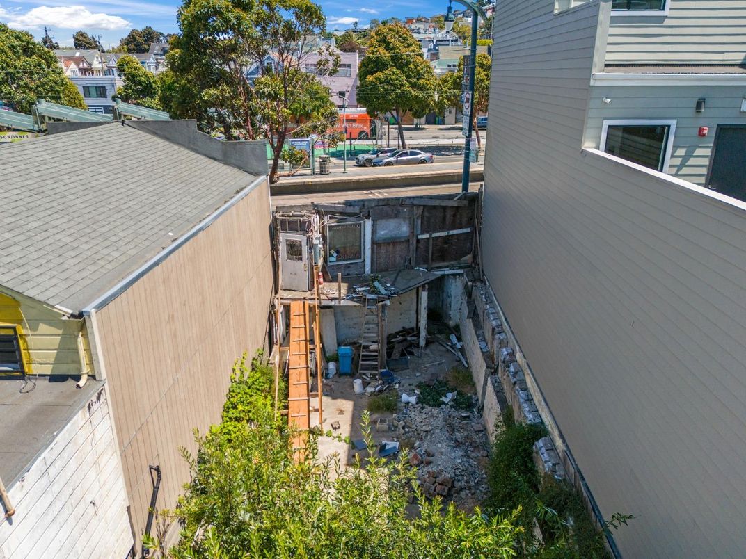 Exterior, Drone