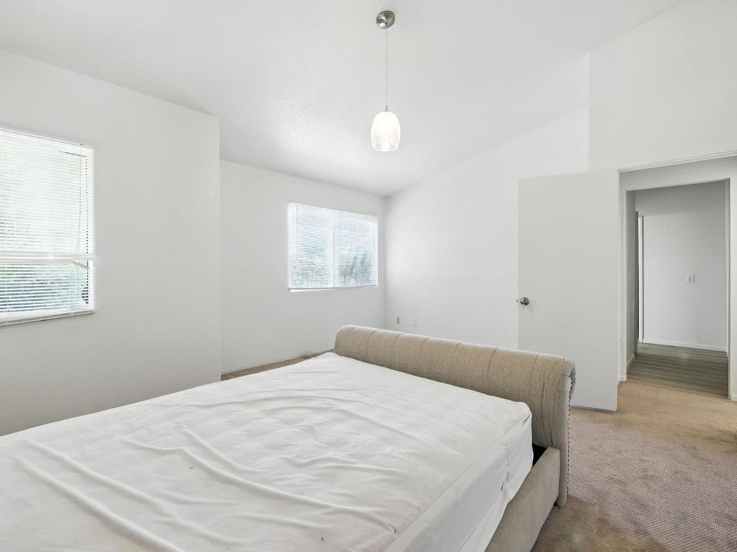 Bedroom, Interior, Pendant Lights