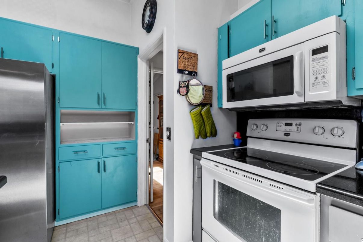 Interior, Kitchen, Stainless Steel Appliances
