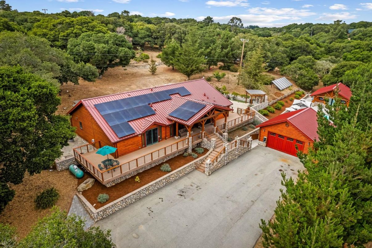 Exterior, Drone