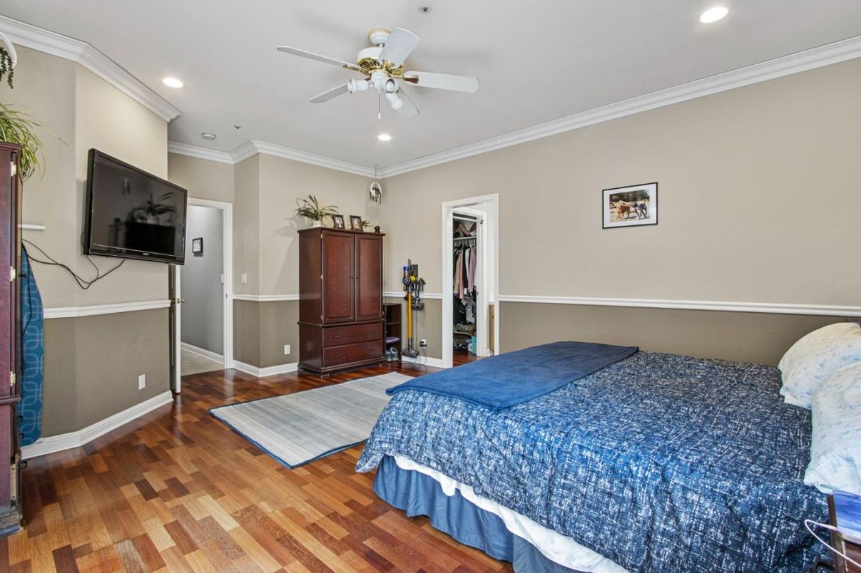 Bedroom, Interior, Recessed Lighting, Wood Texture Flooring