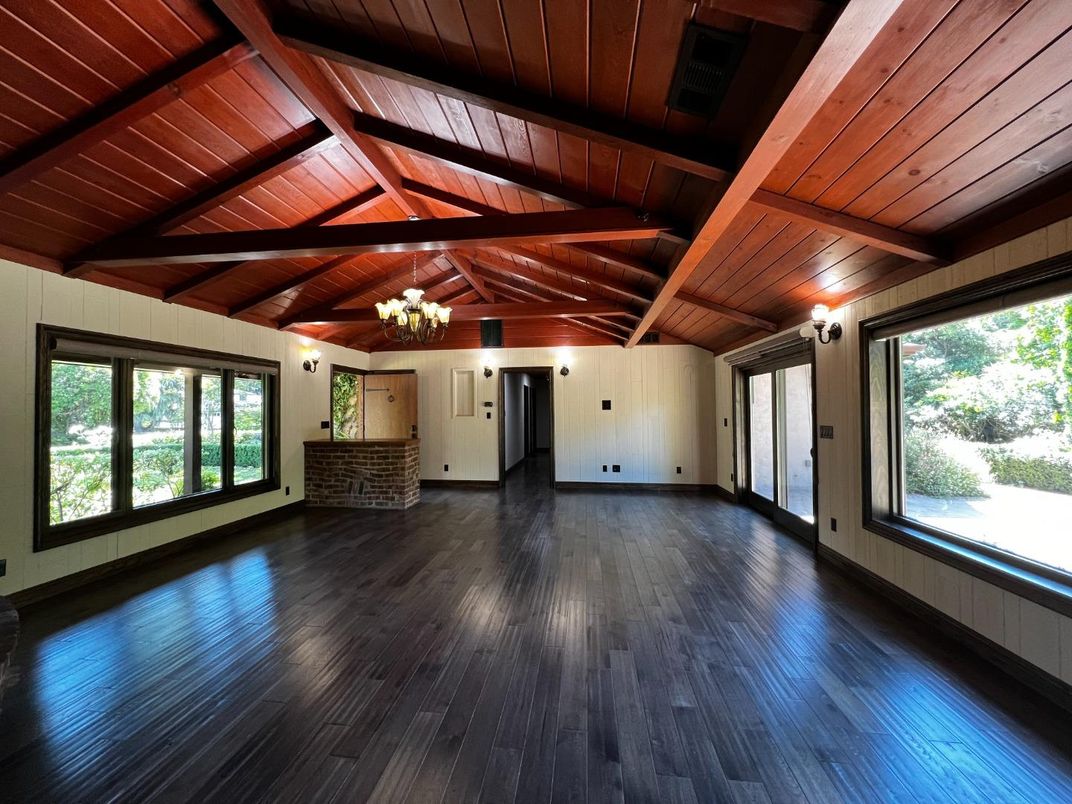 Chandelier, Empty room, Interior, Wooden Beams, Wooden Ceilings, Wood Texture Flooring