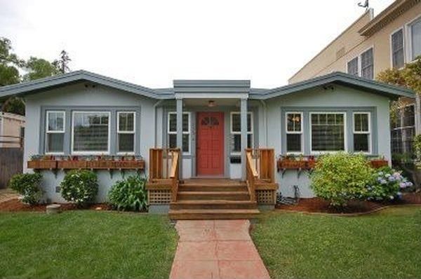 Exterior, Facade, Ranch