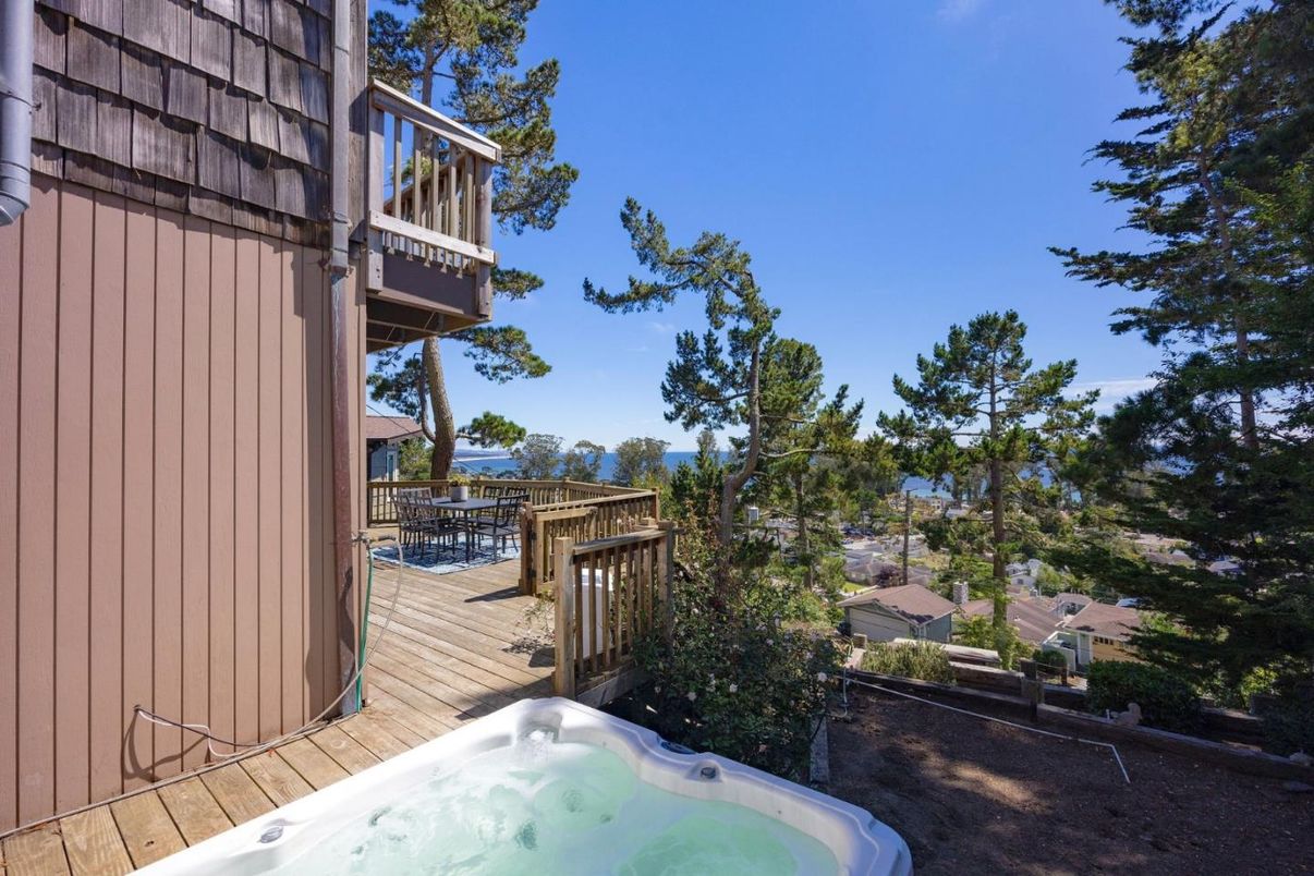 Exterior, Hot Tub