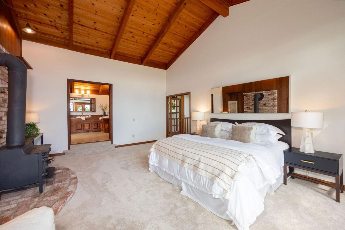 Bedroom, Interior, Wooden Beams, Wooden Ceilings