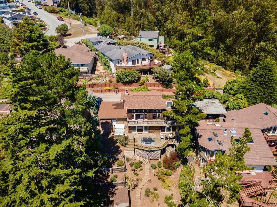 Exterior, Drone