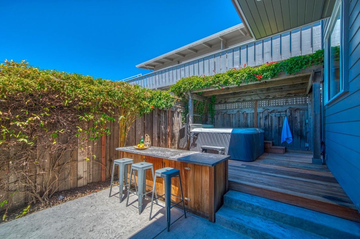Exterior, Hot Tub