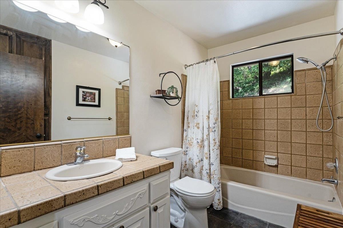 Bathroom, Interior, Tile Countertops