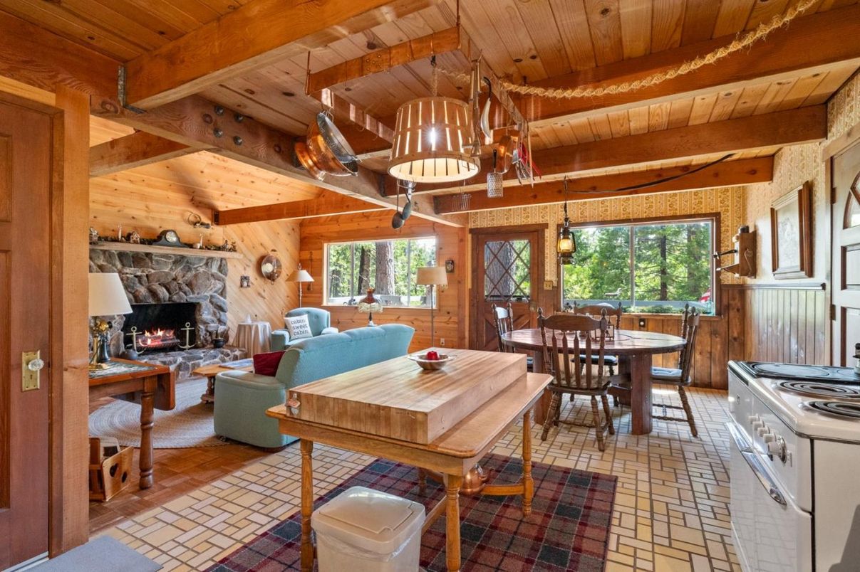 Chandelier, Dining room, Fireplace, Interior, Kitchen, Living room, Pendant Lights, Wooden Beams, Wooden Ceilings, Wooden Walls