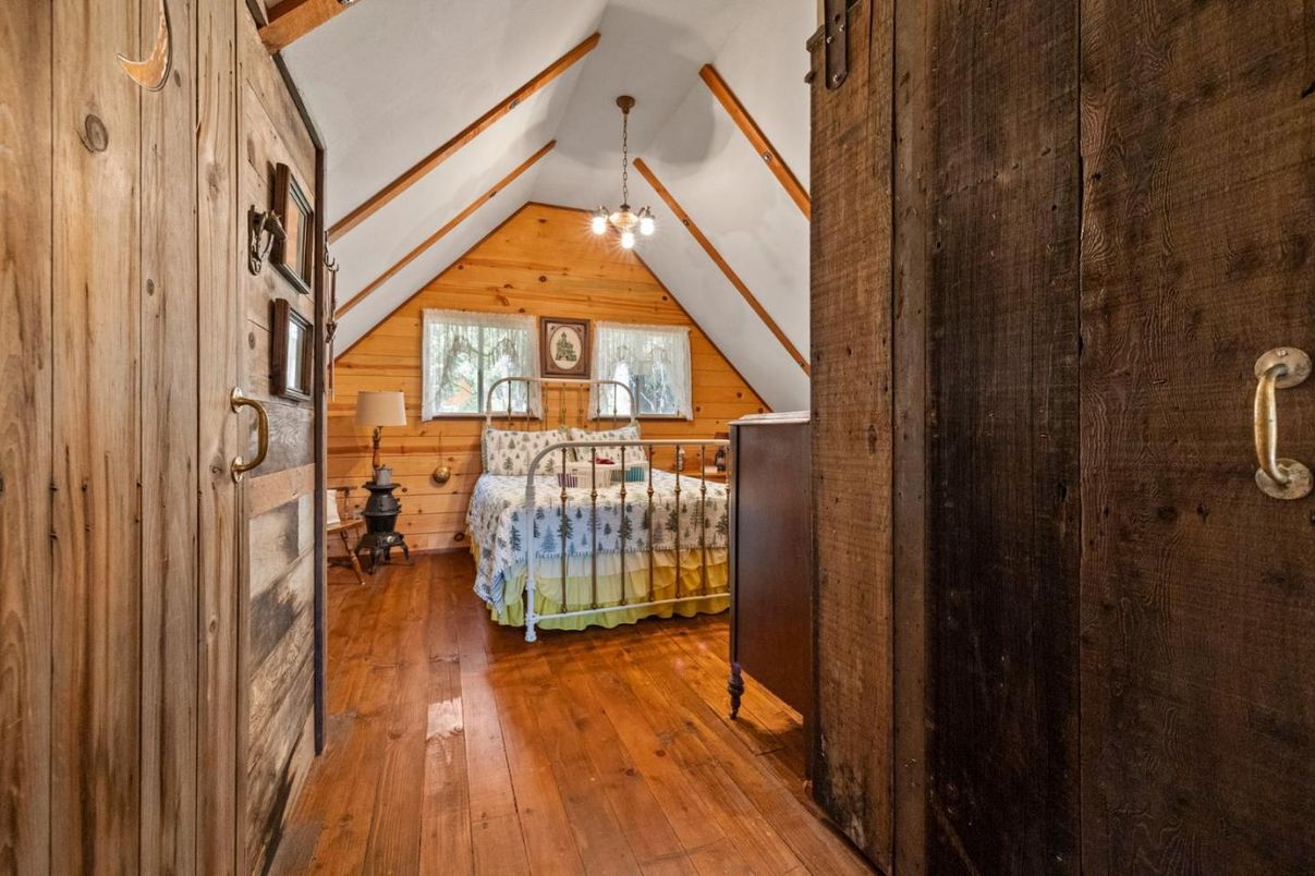 Interior, Pendant Lights, Wood Texture Flooring, Wooden Walls