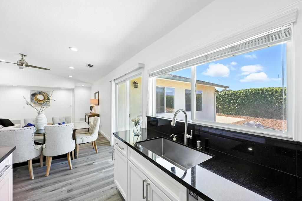 Dining room, Interior, Kitchen, Recessed Lighting, Wood Texture Flooring