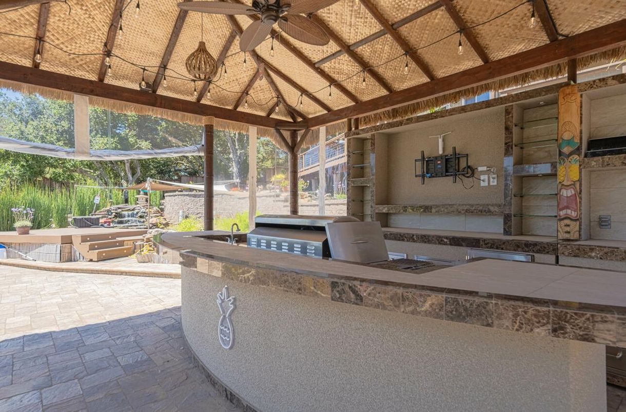 Exterior, Sun Room