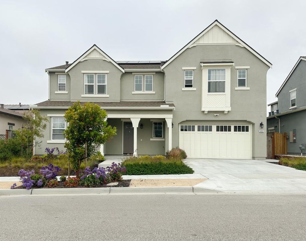Attached, Exterior, Facade, Farmhouse