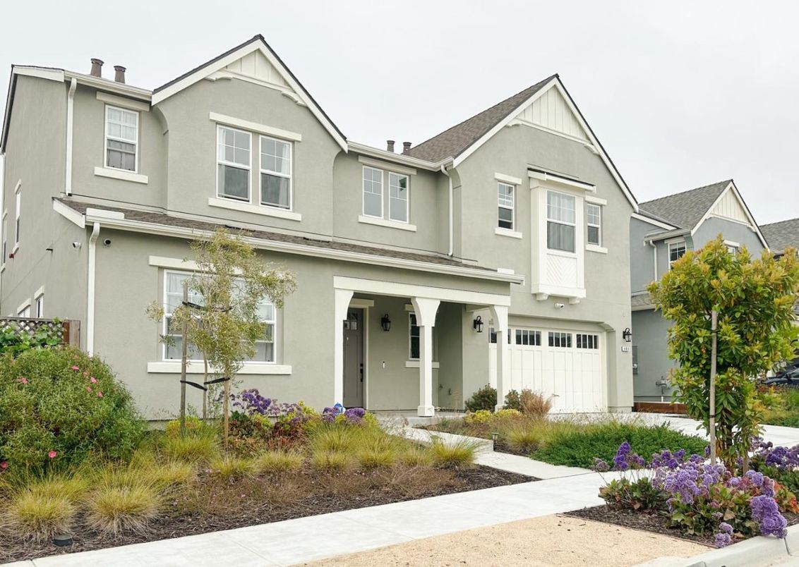 Attached, Exterior, Facade, Farmhouse